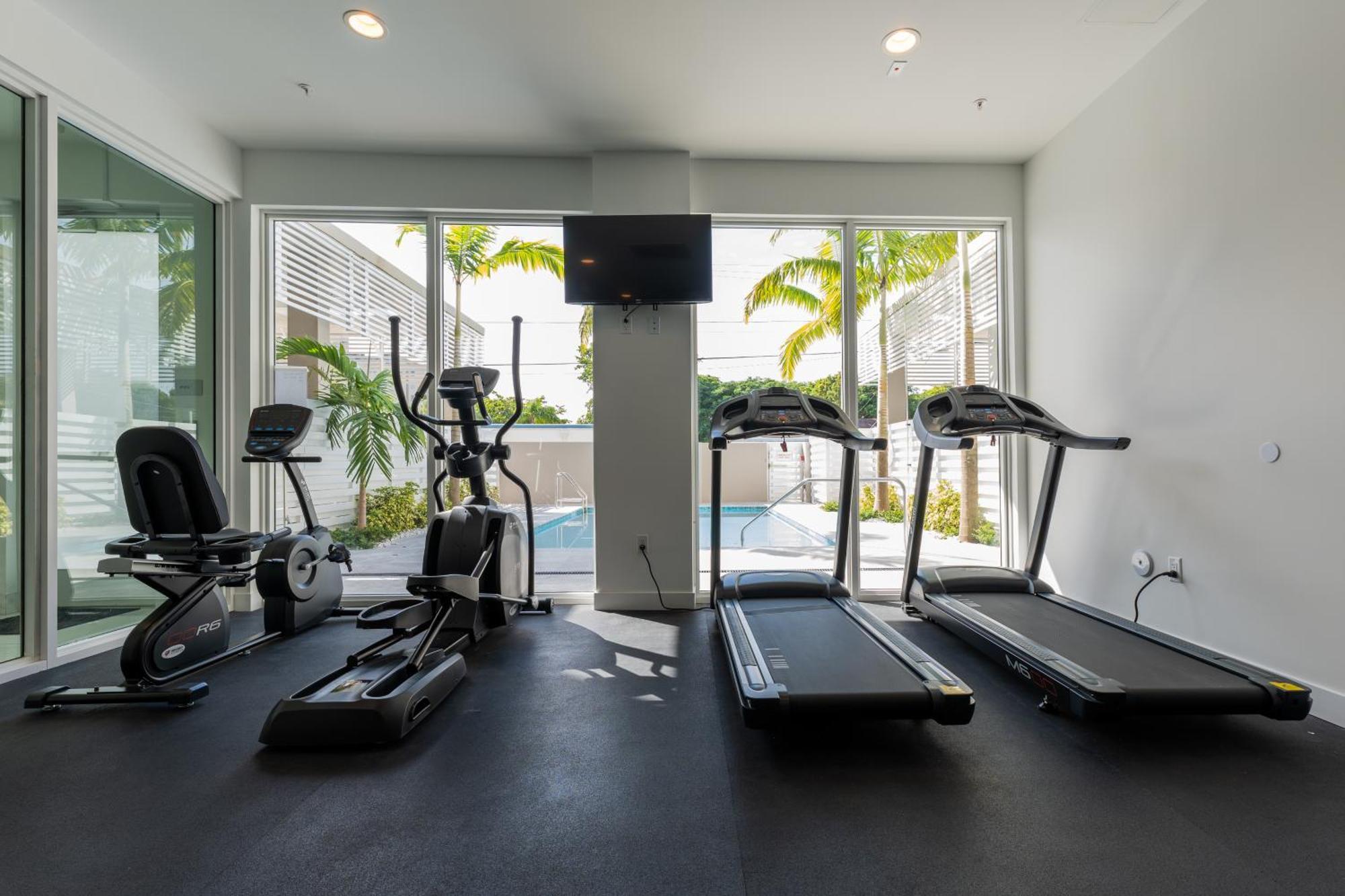 Miami Wood Apart Hotel New 2024 - Private Terrace - Free Garage - Beach 5 Min Холивуд Екстериор снимка